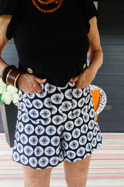 Holly Shorts - Scallop Black