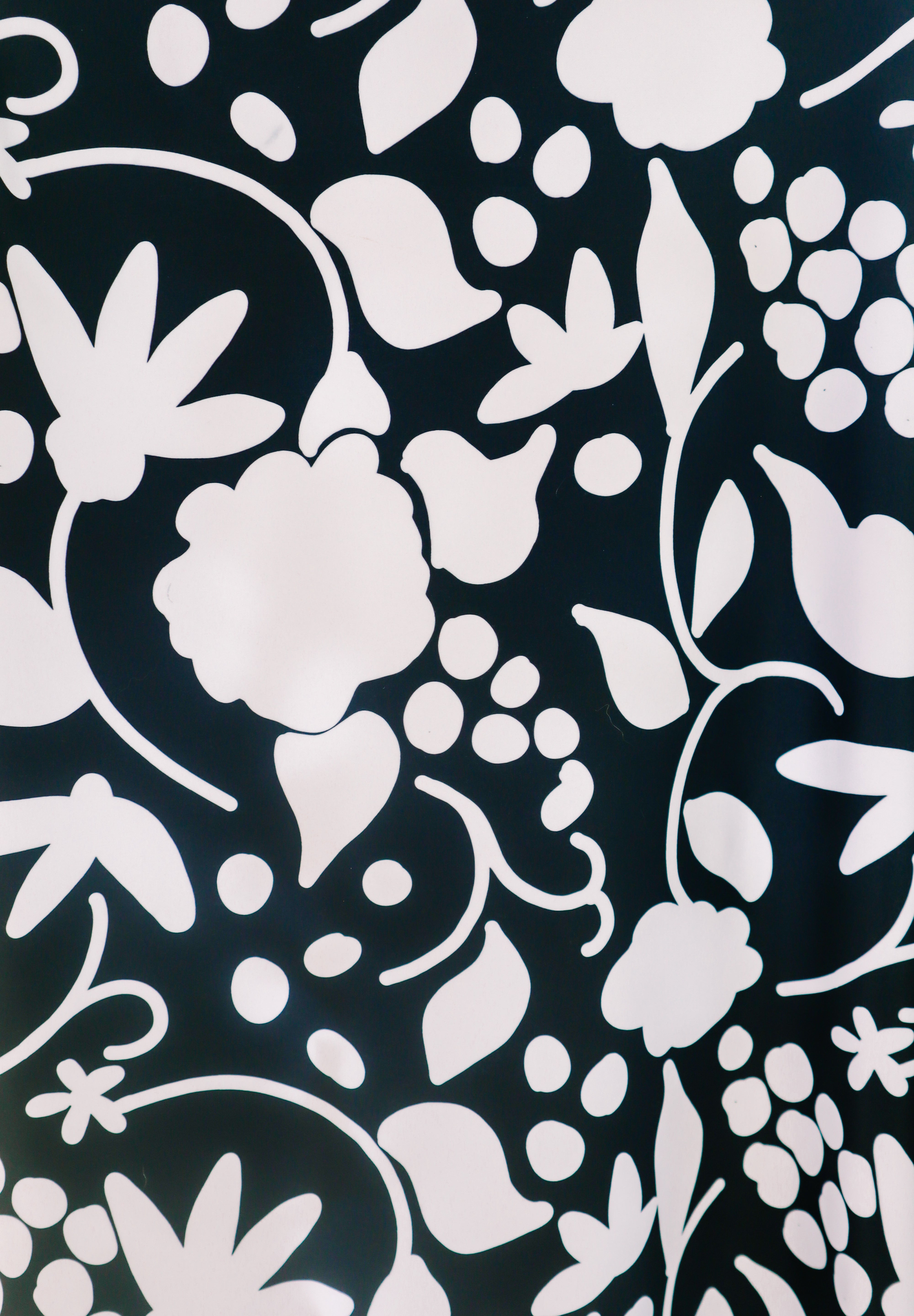 Holly Top - Silhouette Flowers